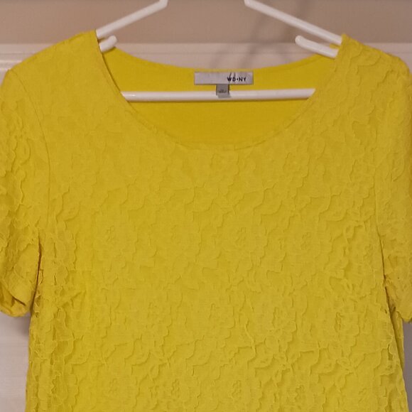 #129 3/$18 - WD NY Yellow Short Sleeve Top Size Medium - Picture 4 of 6